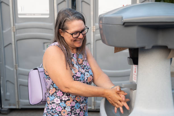 Portable sink rental in Combined Locks, WI